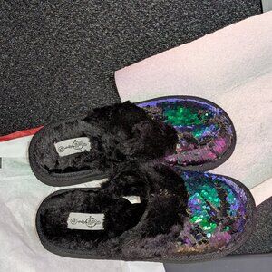 One pair women's slippers 7/8 M Sequin and Black Never worn